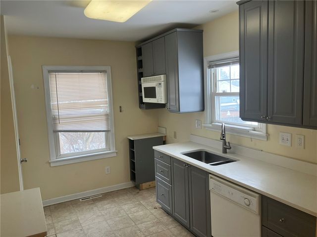 444 Spencer Ave, Sharon, PA 16146