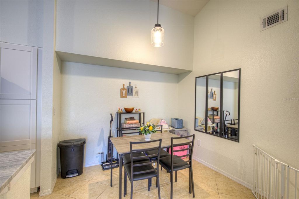 Image 8 of property listing at 4106 CENTRAL SARASOTA PARKWAY 1034, Sarasota, FL 34238