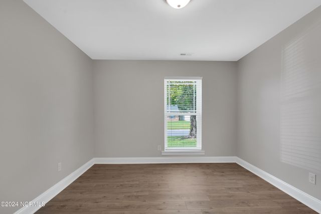 4 Walnut Drive, Jacksonville, NC 28546