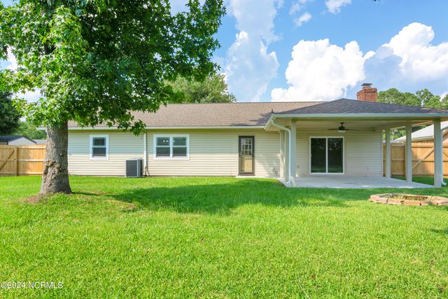 4 Walnut Drive, Jacksonville, NC 28546