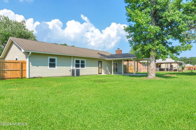 4 Walnut Drive, Jacksonville, NC 28546