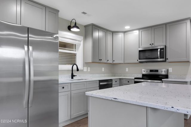 4 Walnut Drive, Jacksonville, NC 28546