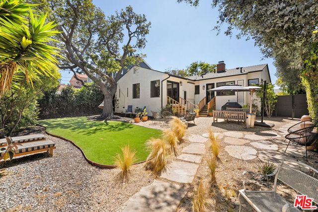 8300 Creighton Avenue, Los Angeles, CA 90045