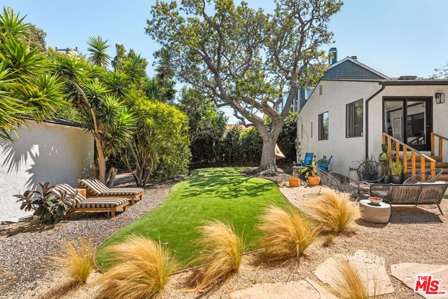 8300 Creighton Avenue, Los Angeles, CA 90045