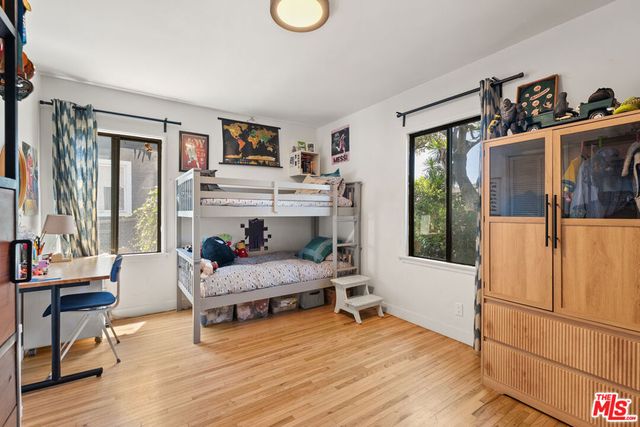 8300 Creighton Avenue, Los Angeles, CA 90045