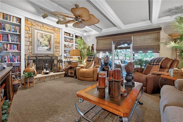 4498 SW Bowsprit Drive, Lee's Summit, MO 64082