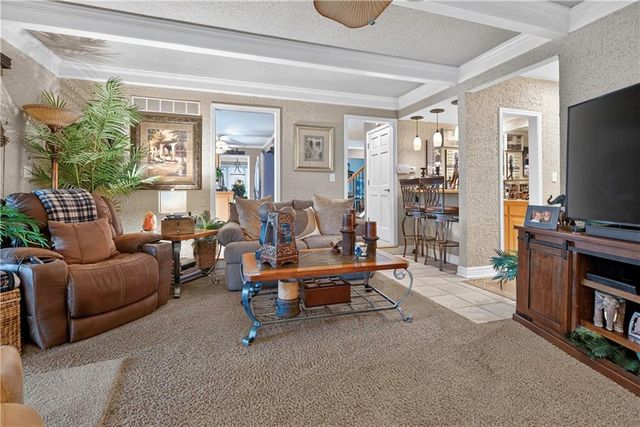 4498 SW Bowsprit Drive, Lee's Summit, MO 64082