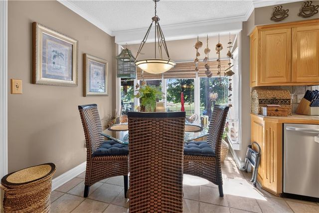 4498 SW Bowsprit Drive, Lee's Summit, MO 64082