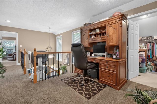 4498 SW Bowsprit Drive, Lee's Summit, MO 64082