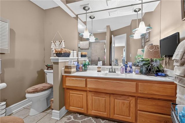 4498 SW Bowsprit Drive, Lee's Summit, MO 64082