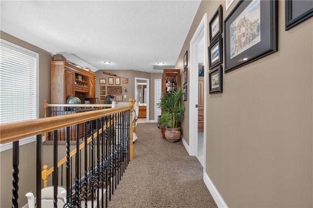 4498 SW Bowsprit Drive, Lee's Summit, MO 64082