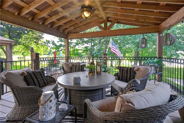 4498 SW Bowsprit Drive, Lee's Summit, MO 64082