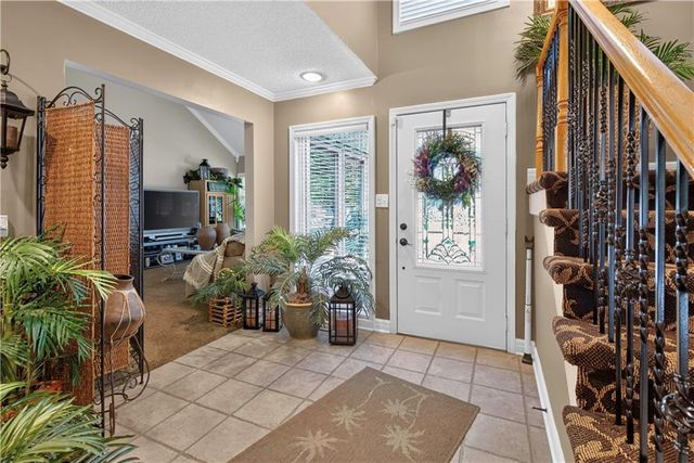 4498 SW Bowsprit Drive, Lee's Summit, MO 64082