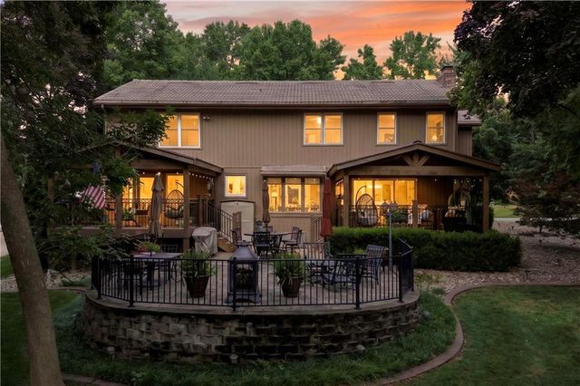 4498 SW Bowsprit Drive, Lee's Summit, MO 64082