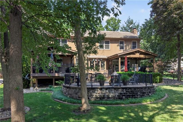 4498 SW Bowsprit Drive, Lee's Summit, MO 64082