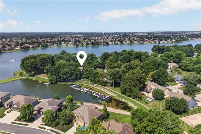 4498 SW Bowsprit Drive, Lee's Summit, MO 64082