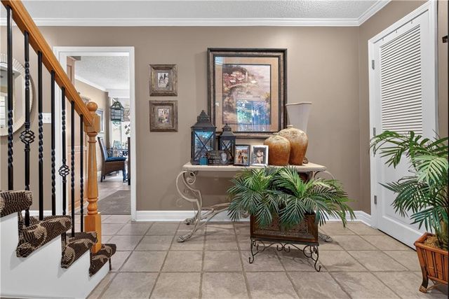 4498 SW Bowsprit Drive, Lee's Summit, MO 64082