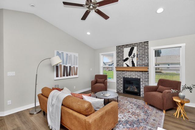208 11th Court NW, Bondurant, IA 50035