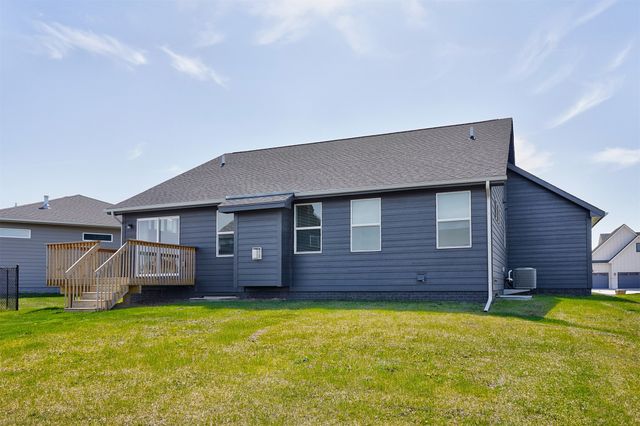 208 11th Court NW, Bondurant, IA 50035