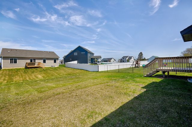 208 11th Court NW, Bondurant, IA 50035