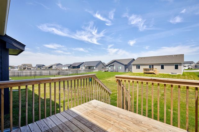 208 11th Court NW, Bondurant, IA 50035