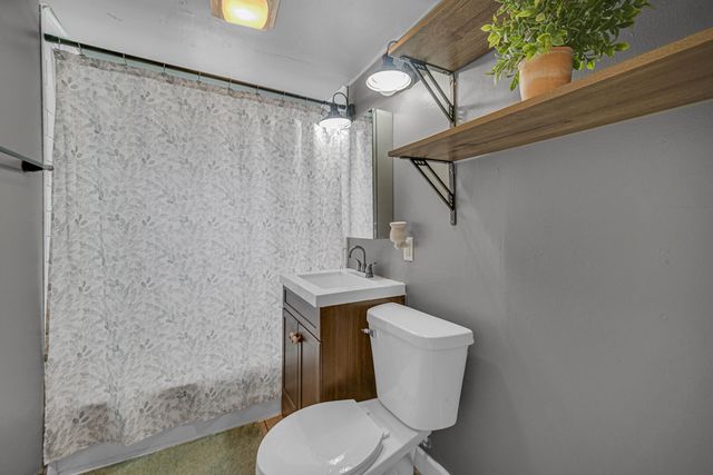 114 Beverly Lane, Hobart, IN 46342