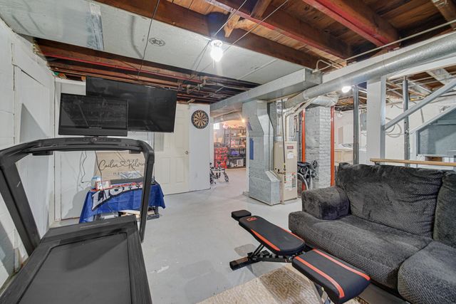 114 Beverly Lane, Hobart, IN 46342