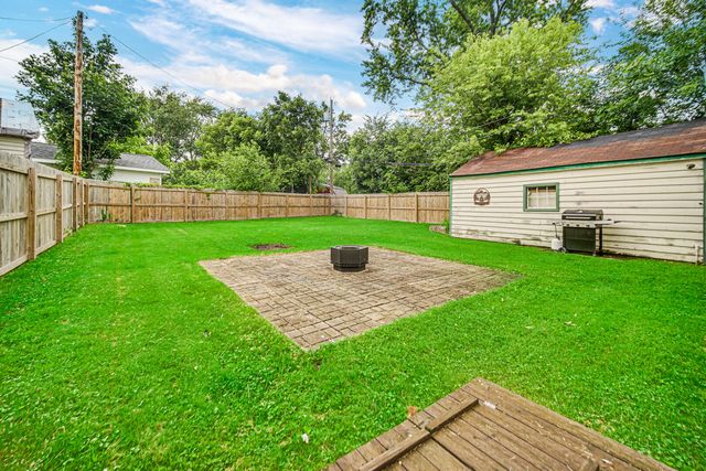 114 Beverly Lane, Hobart, IN 46342