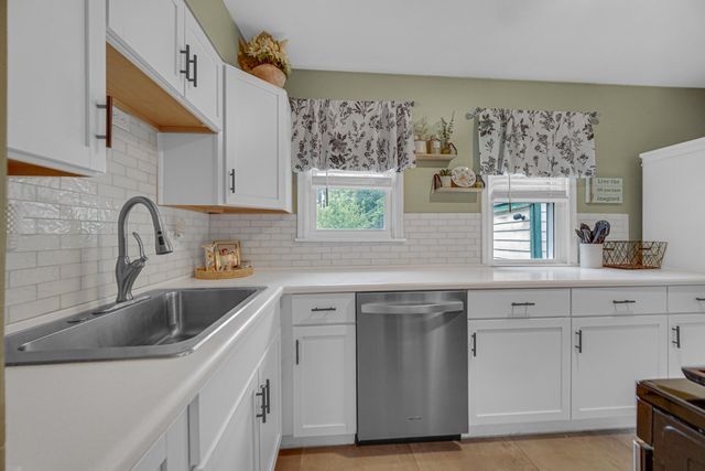 114 Beverly Lane, Hobart, IN 46342