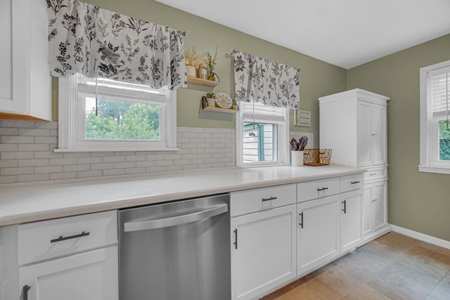 114 Beverly Lane, Hobart, IN 46342