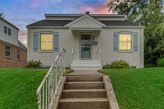 114 Beverly Lane, Hobart, IN 46342