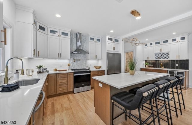 6 Short hill road, Clifton City, NJ 07012