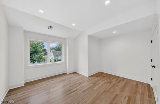 6 Short hill road, Clifton City, NJ 07012