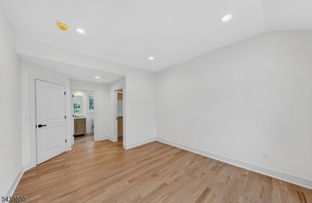 6 Short hill road, Clifton City, NJ 07012