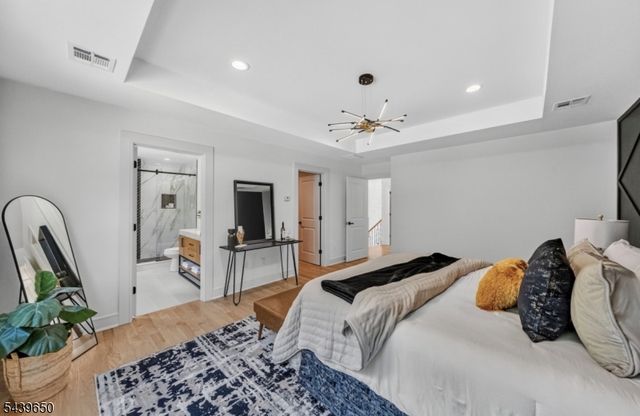 6 Short hill road, Clifton City, NJ 07012
