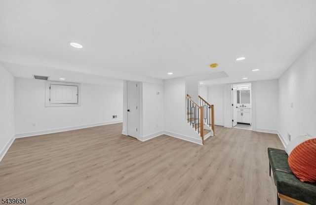 6 Short hill road, Clifton City, NJ 07012