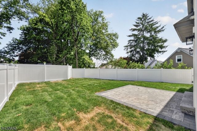 6 Short hill road, Clifton City, NJ 07012