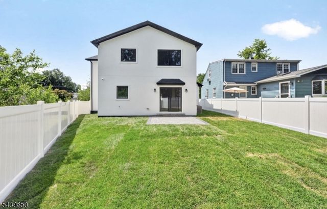 6 Short hill road, Clifton City, NJ 07012