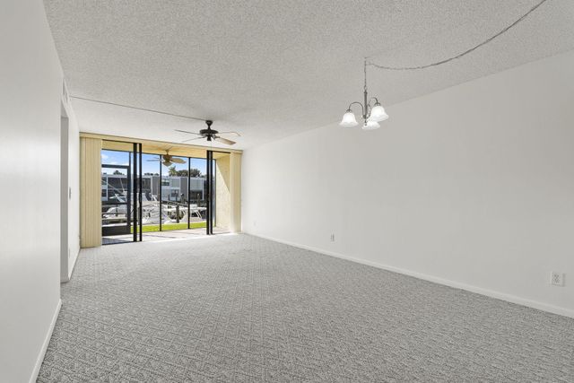 1950 SW Palm City Road 6-105, Stuart, FL 34994