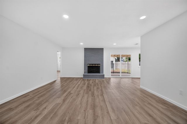 2102 Jeannette Court, Arlington, TX 76010