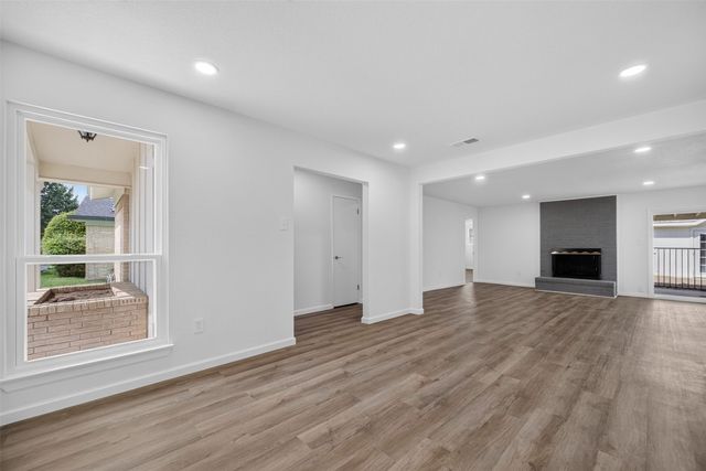 2102 Jeannette Court, Arlington, TX 76010