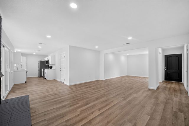 2102 Jeannette Court, Arlington, TX 76010
