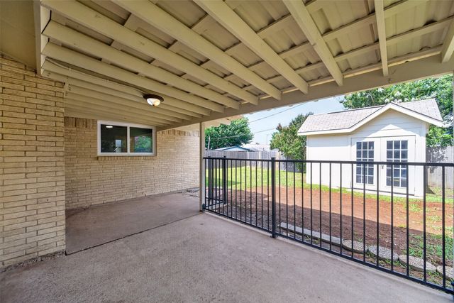 2102 Jeannette Court, Arlington, TX 76010