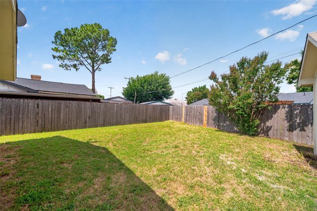 2102 Jeannette Court, Arlington, TX 76010