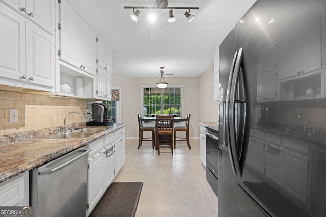 1059 Arbor Way, Mcdonough, GA 30253