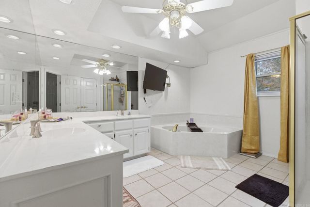 24 Winona Dr, Maumelle, AR 72113