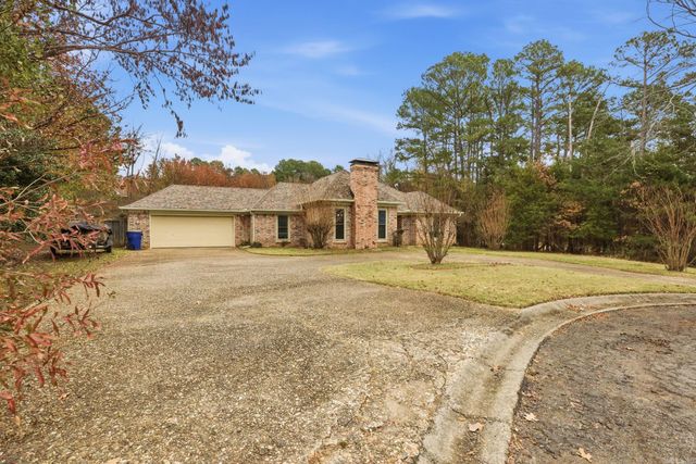 24 Winona Dr, Maumelle, AR 72113