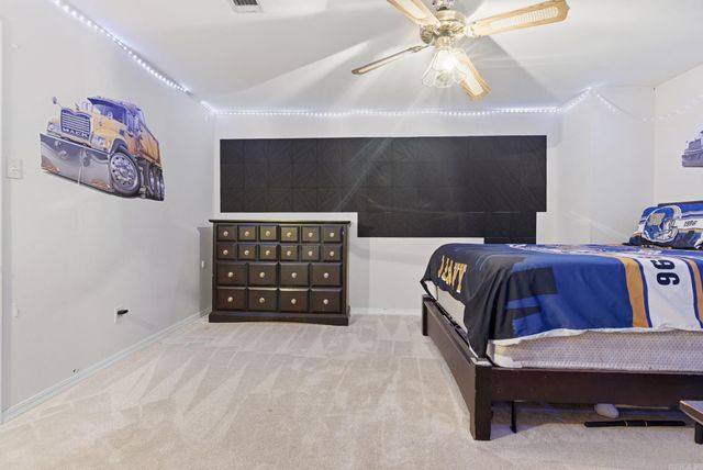 24 Winona Dr, Maumelle, AR 72113