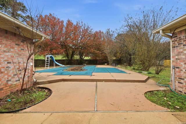 24 Winona Dr, Maumelle, AR 72113