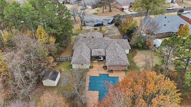 24 Winona Dr, Maumelle, AR 72113